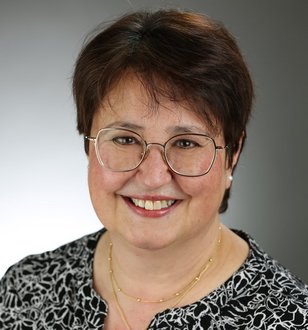 Loretta Harke
